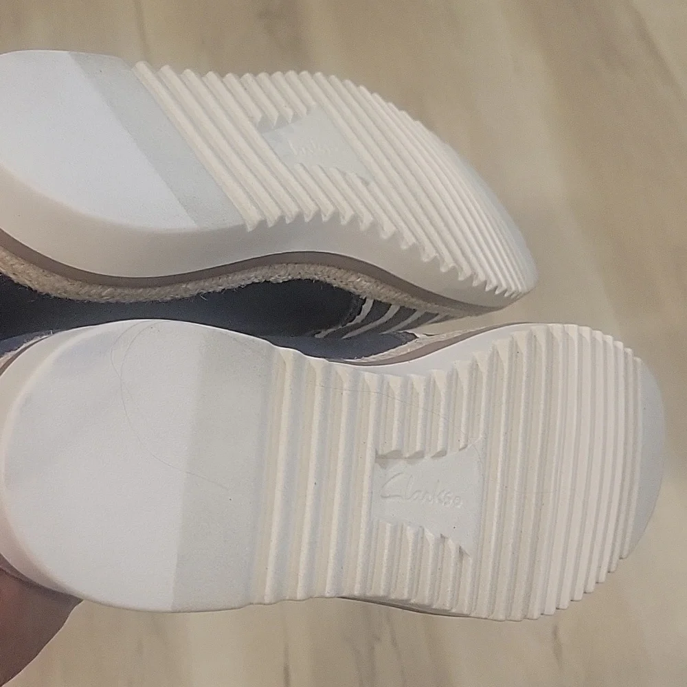 NEW! CLARKS Nautical Stripe Slide On Espadrille Sneaker Loafer Shoes.